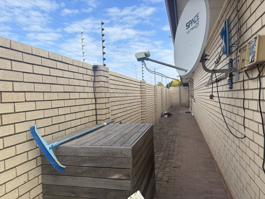 To Let 3 Bedroom Property for Rent in Summerstrand Eastern Cape